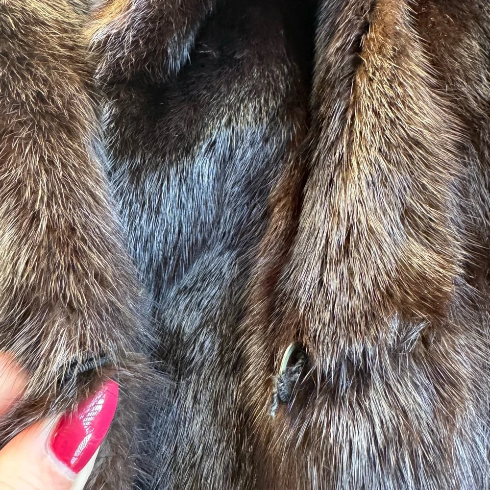 Luxurious Brown Fur Coat - Picture 9 of 12